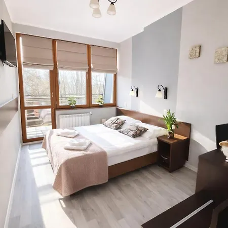 Bed and Breakfast Hotel Rooms & Apartments Polaris - Centrum Zdrojowe Pienin